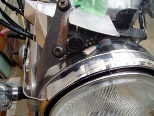 メーターバイザーに収めたバイク用ドライブレコーダー